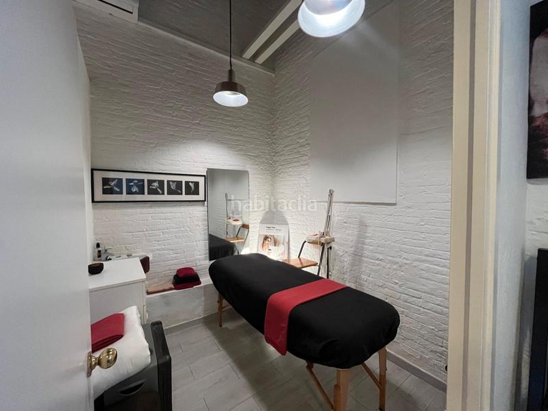 Foto 01bb212a-c2a3-41b6-9618-22aae40bc366. Transfer business premise with heating in Sants-Badal Barcelona