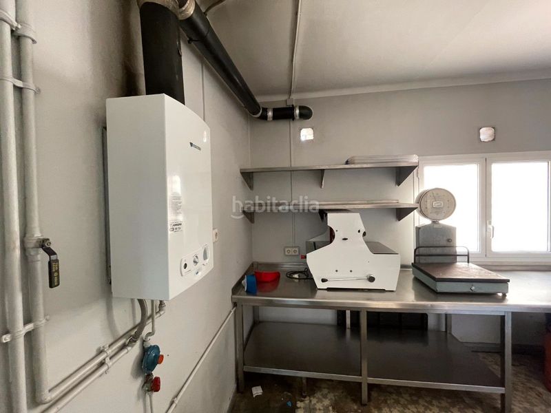 Foto aea316f8-e701-418b-809a-dd46d364dfc9. Local comercial amb calefacció a Vilapicina - Torre Llobeta Barcelona
