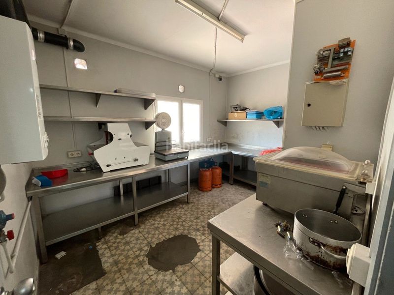 Foto ee6361de-2b1e-485d-807c-196fa86639f1. Local comercial amb calefacció a Vilapicina - Torre Llobeta Barcelona