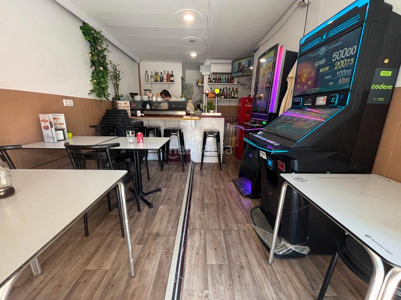 Foto b8cac862-4e5a-4783-94fe-74427a89978f. Trapasso locale commerciale con riscaldamento in Horta Barcelona