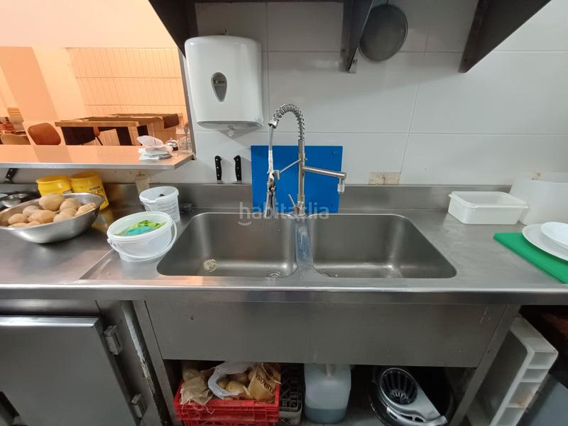 Foto f3946230-c091-4f2f-9e70-c8aa452a57b6. Traspàs local comercial amb calefacció a La Nova Esquerra de l´Eixample Barcelona