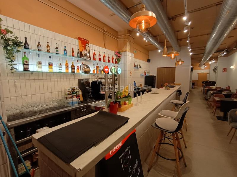 Foto c82c09b9-2761-4380-9c62-653fab9a84c9. Trapasso locale commerciale con riscaldamento in La Nova Esquerra de l´Eixample Barcelona