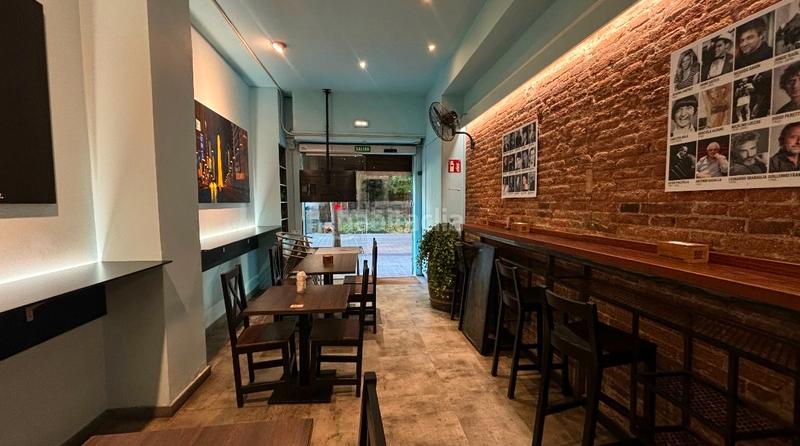 Foto 63e523f8-7476-43e0-be2a-df25858867d4. Traspàs local comercial amb calefacció a La Nova Esquerra de l´Eixample Barcelona