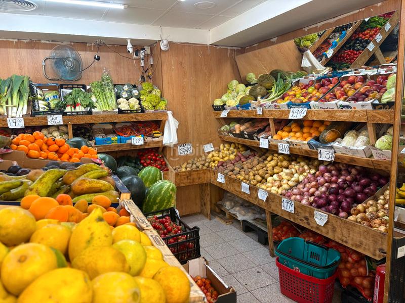Foto 8846418f-7451-42e6-b6af-4120510e65cd. Traspaso local comercial traspaso frutería en Marianao Sant Boi de Llobregat