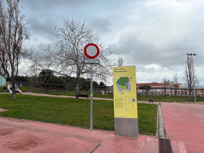 Foto 9effb037-fdb2-4390-8f43-a493000340c2. Traspaso local comercial traspaso frutería en Marianao Sant Boi de Llobregat