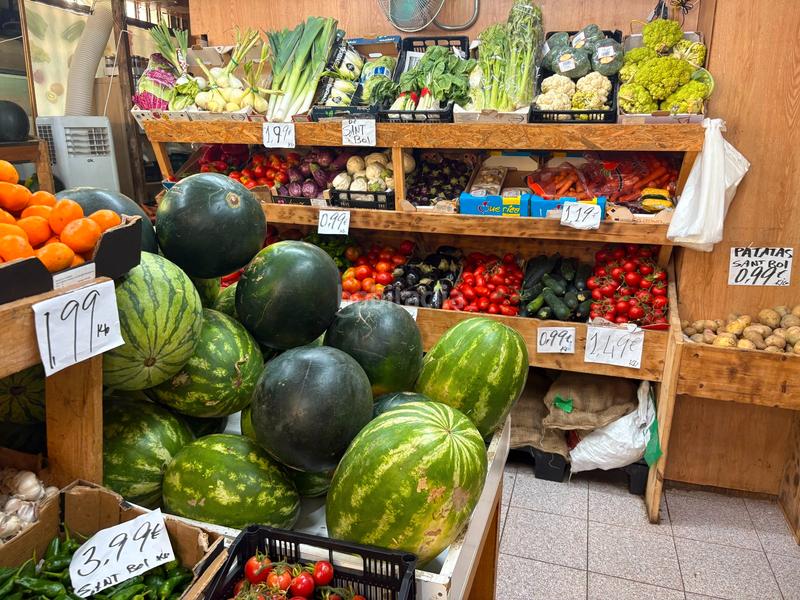 Foto f68dbc41-fc16-4579-b6b0-283100399a06. Traspaso local comercial traspaso frutería en Marianao Sant Boi de Llobregat