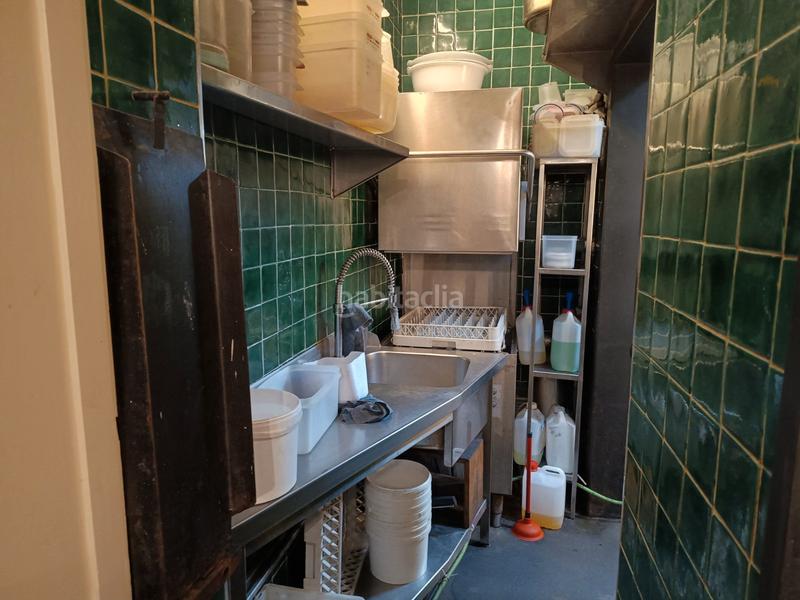 Foto 0e87da46-aec1-4fdd-93dd-aa35a493fa28. Pas-de-porte local commercial avec chauffage dans Sant Antoni Barcelona