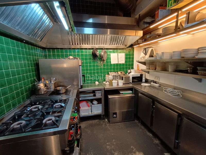 Foto 6615158f-3c1b-4161-8c3a-6a33eeb7cc3e. Pas-de-porte local commercial avec chauffage dans Sant Antoni Barcelona