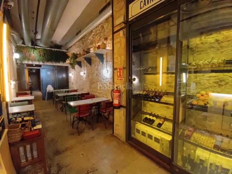 Foto bf06daf2-d57b-41da-aa7a-179c5ba60f47. Pas-de-porte local commercial avec chauffage dans Sant Antoni Barcelona