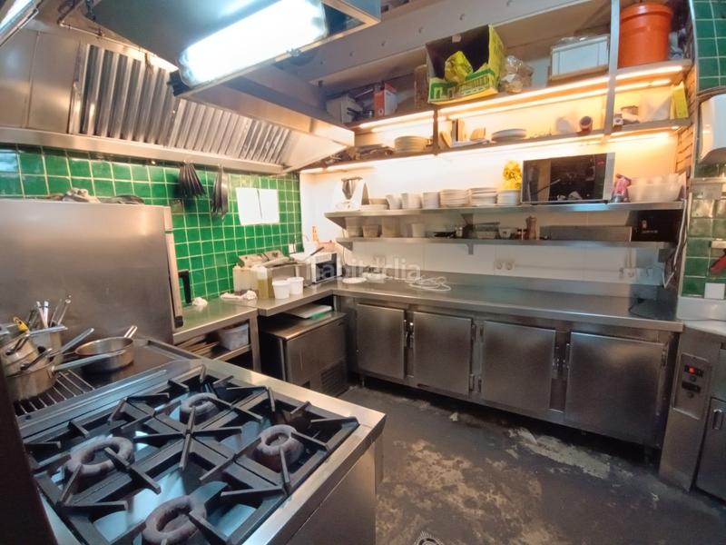 Foto f7fcc496-1d3a-43b6-9cf3-5d1d6d40255a. Pas-de-porte local commercial avec chauffage dans Sant Antoni Barcelona