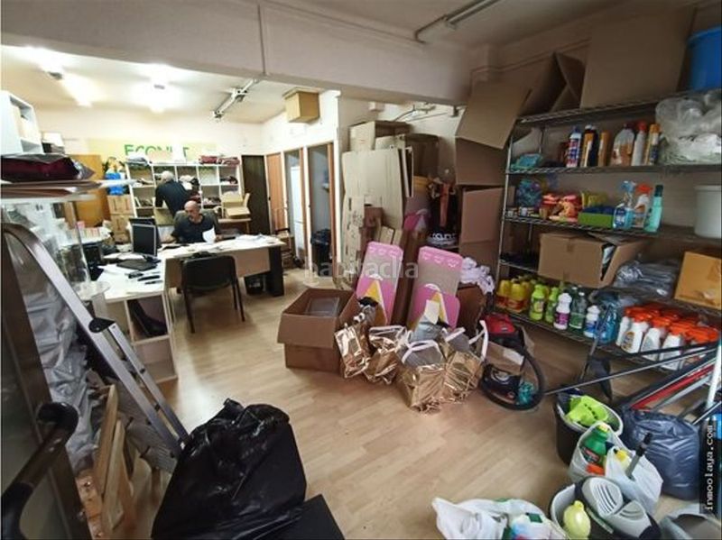 Foto 0c75a650-5e4b-4021-b636-8b09a5a86611. Local comercial amb calefacció a Horta Barcelona