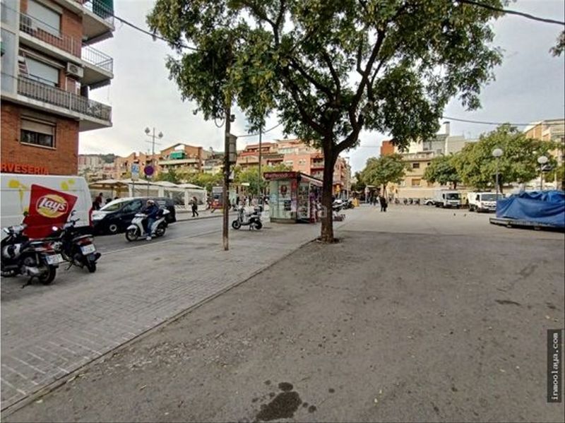 Foto a9157ed4-7585-4f98-8b76-54efb79af188. Local comercial amb calefacció a Horta Barcelona