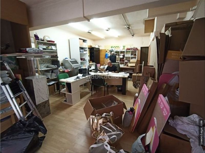 Foto f88b6be1-4d24-4777-9a0b-79bee3f0a589. Local comercial amb calefacció a Horta Barcelona