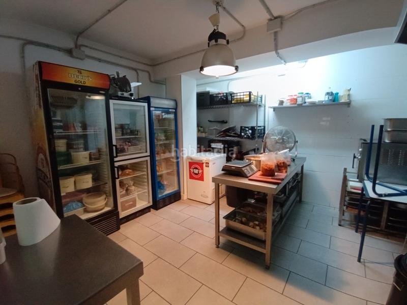 Foto c9565c89-2027-46a1-a654-2390a200c215. Trapasso locale commerciale con riscaldamento in Sant Antoni Barcelona