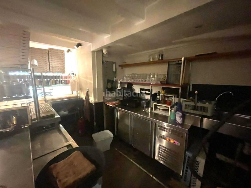 Foto 33e6157d-d13e-40f7-85ff-9785c2bc68eb. Traspàs local comercial amb calefacció a Vila de Gràcia Barcelona