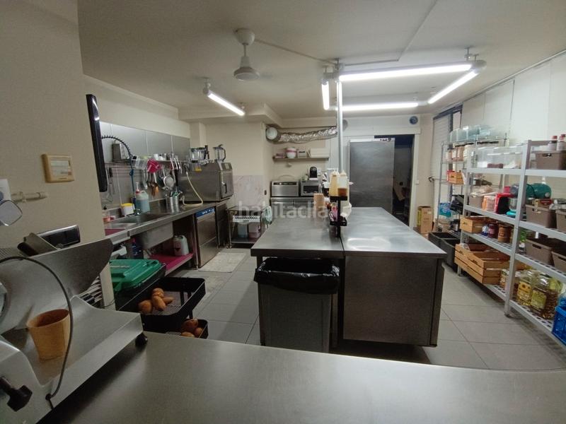 Foto 0c39b0a3-6ad0-4327-8b8f-a3df5ee0fba1. Traspaso local comercial traspaso take away en Poblenou, en Barcelona