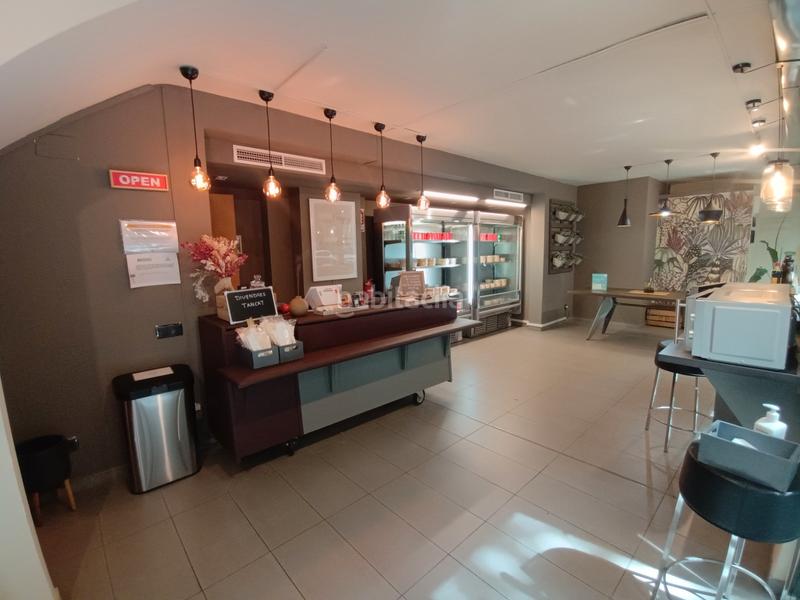 Foto c55b07c1-bc27-453b-abf4-fa0a187846c6. Trapasso locale commerciale in Poblenou Barcelona