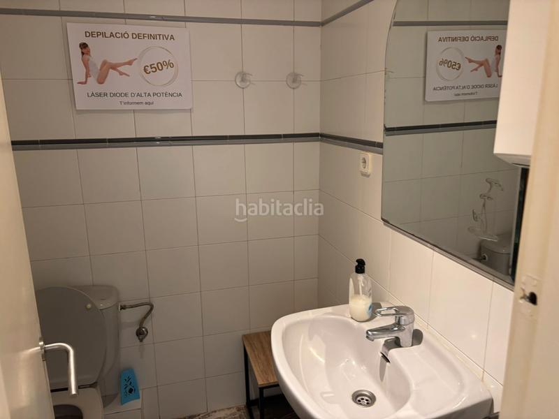 Foto f29f6851-12b0-40d8-8200-83845df3ba1e. Traspàs local comercial amb calefacció a Dreta de l´Eixample Barcelona