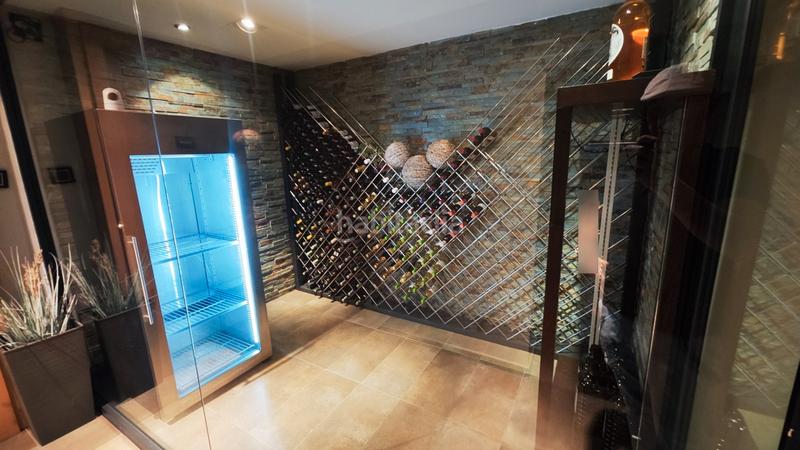 Foto aed50da8-d6f4-45ba-92f3-ed110bc3330b. Trapasso locale commerciale con riscaldamento in Centre Santa Coloma de Gramenet