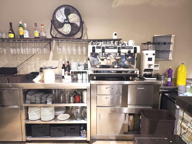 Foto e44635bd-fbee-4bde-b8c9-4ef92f757686. Trapasso locale commerciale con riscaldamento in Centre Santa Coloma de Gramenet