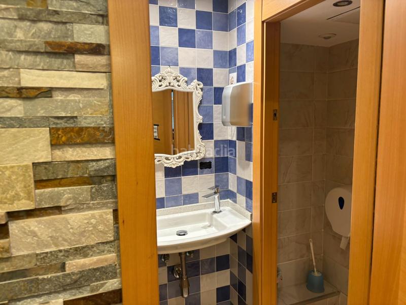 Foto 5f49c233-2785-4c0d-a8fb-95142a3567f5. Pas-de-porte local commercial avec chauffage dans El Clot Barcelona