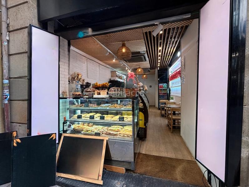 Foto 7aa5312c-3887-4e37-8f4f-0968c4091e06. Pas-de-porte local commercial dans Gòtic Barcelona