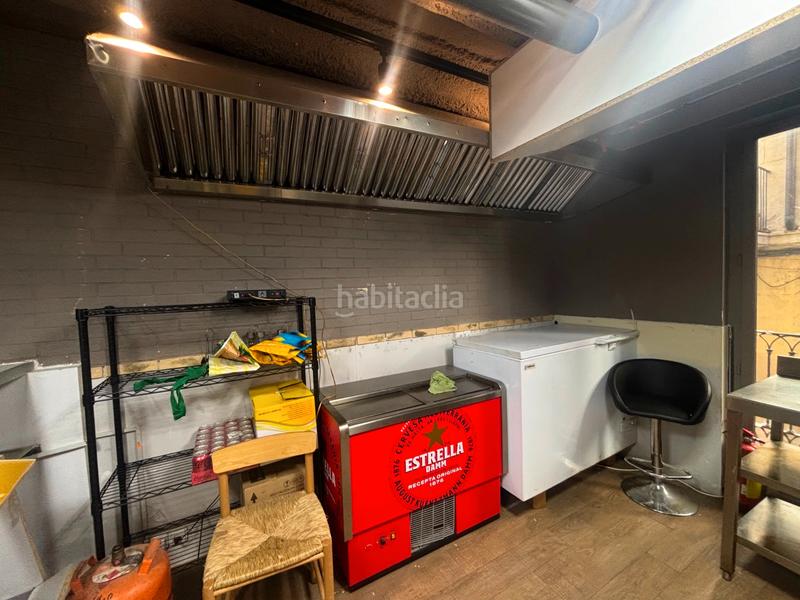 Foto bc5bc9fc-75ce-4048-b0ed-37eacee558e1. Pas-de-porte local commercial dans Gòtic Barcelona