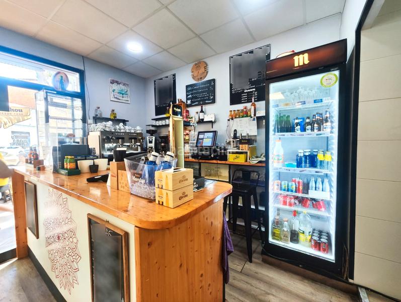 Foto e0a49c69-ef98-4b5c-a290-076f634fcc40. Pas-de-porte local commercial dans Vilapicina - Torre Llobeta Barcelona