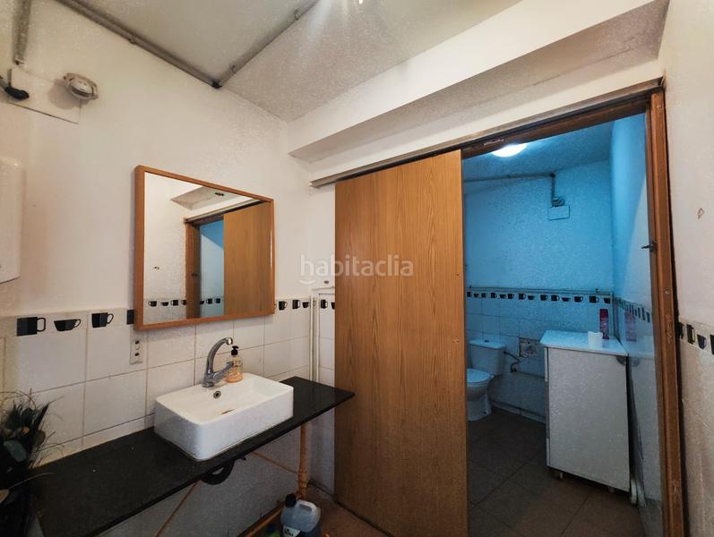 Foto 6c2fb9e6-f6d5-4b62-b547-c08d43097a0a. Trapasso locale commerciale con riscaldamento in El Clot Barcelona