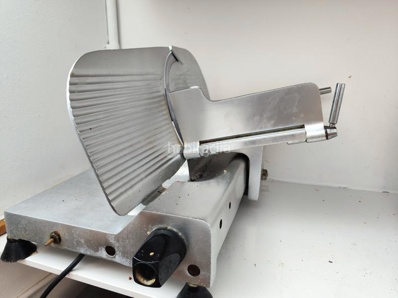 Foto e51fdfc1-8ba9-40b6-abc5-06afe8db0e01. Trapasso locale commerciale con riscaldamento in El Clot Barcelona