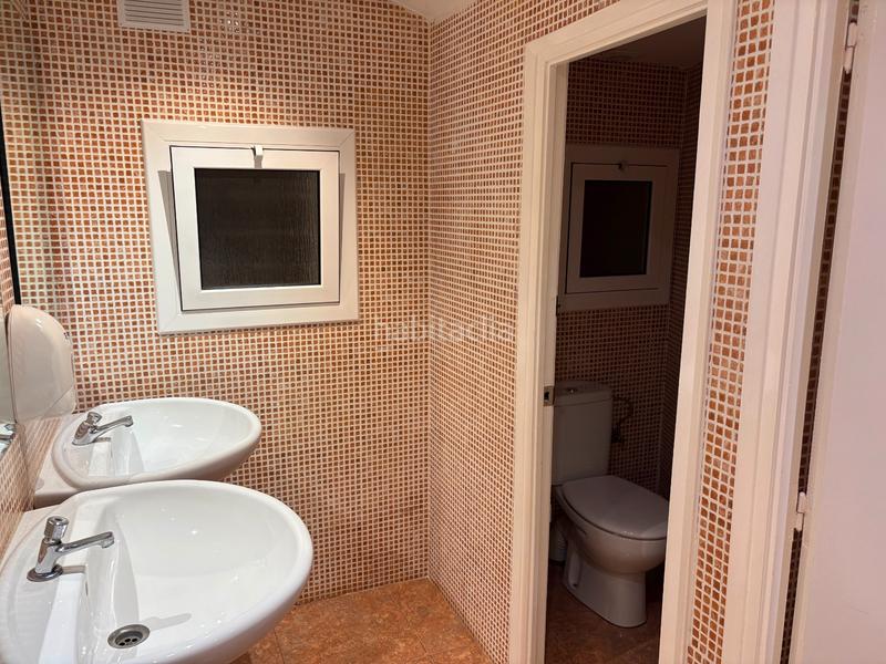 Foto a71b9141-81cf-4aef-962d-7904a5fc7684. Trapasso locale commerciale con riscaldamento in Molins de Rei