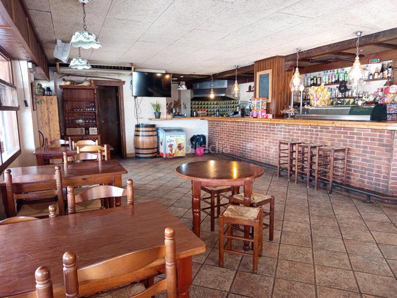 Foto 80cc1e08-28bb-4320-ab40-d397db387fc2. Traspàs local comercial amb calefacció a La Pineda Vila-seca