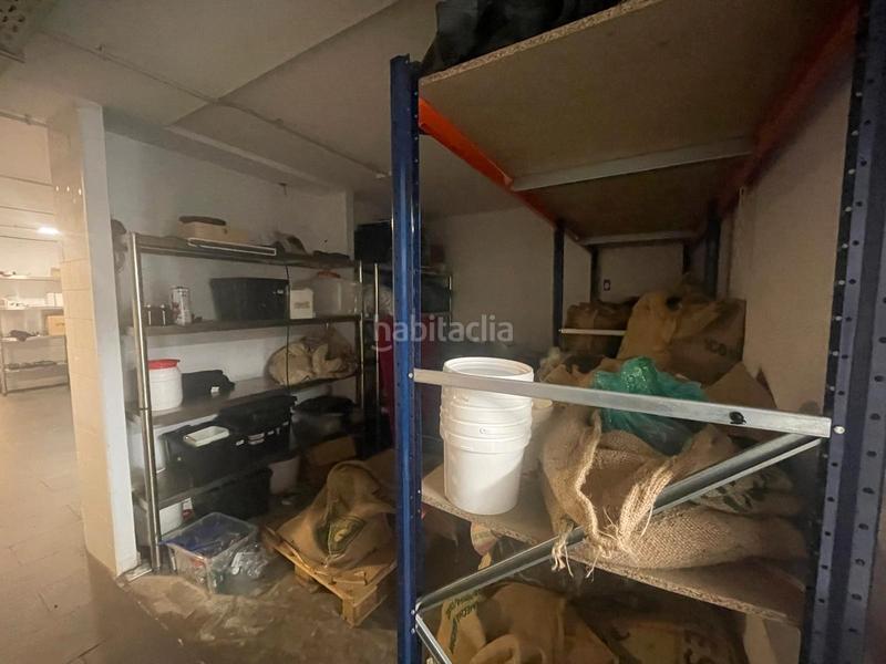 Foto 61c0fe6a-4c2e-48f3-9881-2d3bd15cd2e0. Pas-de-porte local commercial avec chauffage dans Sant Antoni Barcelona