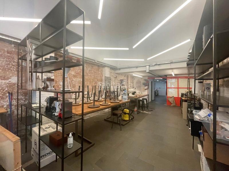 Foto 3ce9bf09-52fd-4a60-87ce-06c18f530eec. Traspaso local comercial traspaso obrador con salida de humos en eixample, Sant Antoni en Barcelona