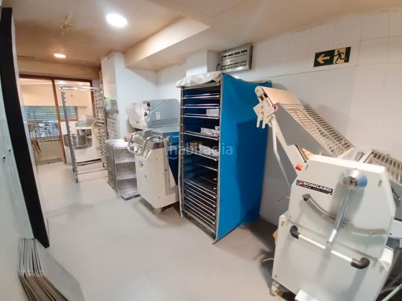 Foto a7441f23-f7cc-4fe6-953d-7a0870cafc3f. Trapasso locale commerciale con riscaldamento in Barri de les Corts Barcelona