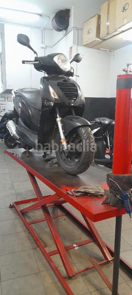 Foto 64fa7f75-cc6a-4054-bae8-53c09e969f3f. Traspaso local comercial traspaso taller mecánico de motos en eixample , en Barcelona