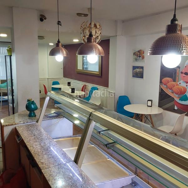 Foto 2782dfad-b999-4824-917c-eee189bb6ba0. Traspaso local comercial traspaso cafetería-panadería en en Terrassa