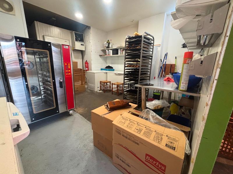 Foto c0ba5409-f07b-4192-9729-f744cbc813f3. Traspaso local comercial traspaso despacho de pan en horta guinardo, en Barcelona