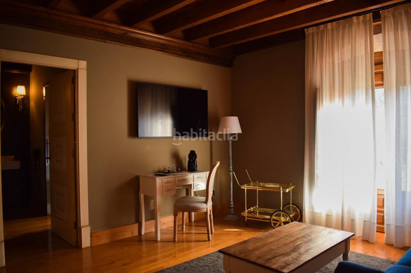 Foto 502e9c2a-cbf7-4ed8-9455-9368658b2925. Edifici a Cartes