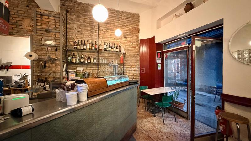 Foto 4a3c3ecf-48a9-4b49-8ca6-f580baa08ded. Traspaso local comercial traspaso bar con licencia c1 en Sants, en Barcelona