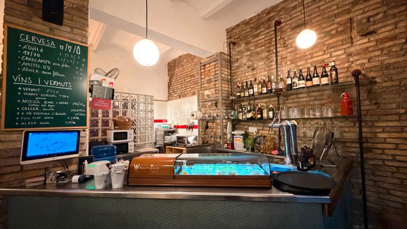 Foto b22a8731-8a6e-4610-8319-701bded6025e. Traspaso local comercial traspaso bar con licencia c1 en Sants, en Barcelona
