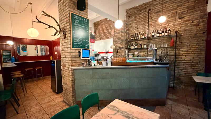 Foto c1b50ab9-06cd-401c-acd2-bd0f3df9cb04. Traspaso local comercial traspaso bar con licencia c1 en Sants, en Barcelona