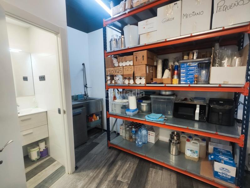 Foto 0443386a-e530-4810-8489-c726ac42823d. Pas-de-porte local commercial avec chauffage dans El Camp de l´Arpa del Clot Barcelona