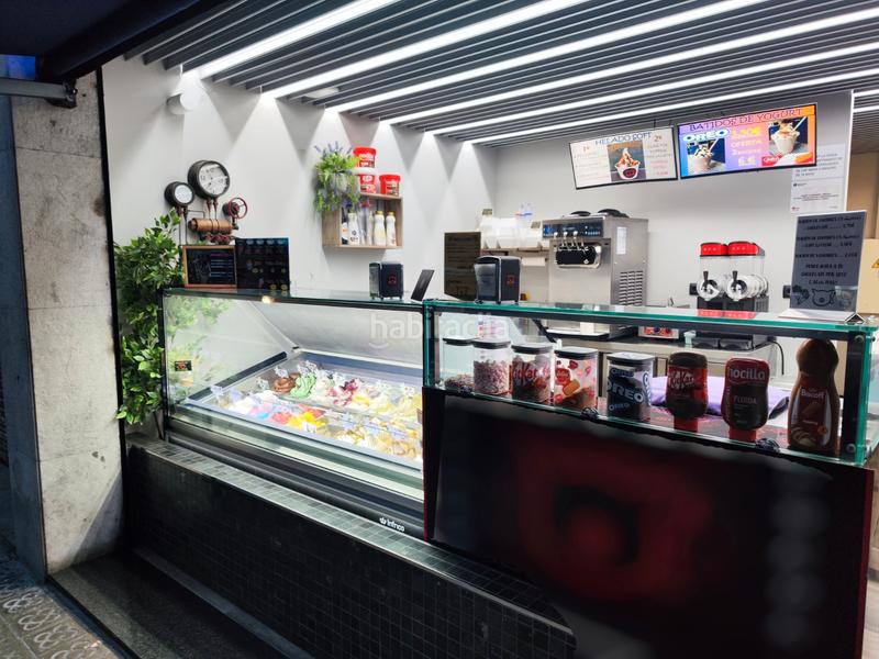 Foto 31431922-8da6-4b84-ba54-1dc3d5c59681. Traspaso local comercial ?traspaso heladería en el clot – en Barcelona