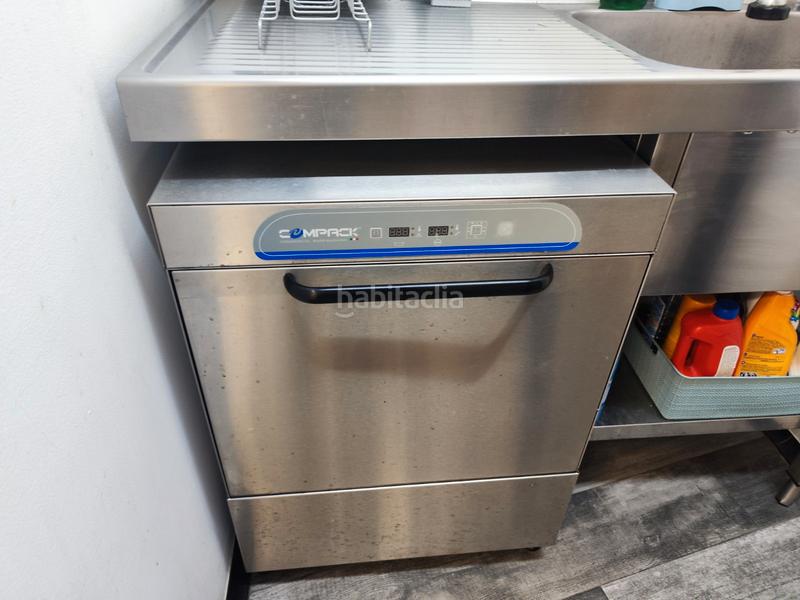 Foto 6912e63e-8bf2-4897-88b4-97d15f56ee10. Traspaso local comercial ?traspaso heladería en el clot – en Barcelona