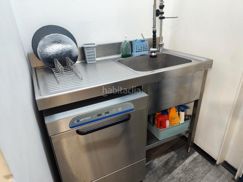 Foto 8c654cba-d1b8-4c68-9a9a-39814052a511. Umzug geschäftsraum mit heizung in El Camp de l´Arpa del Clot Barcelona