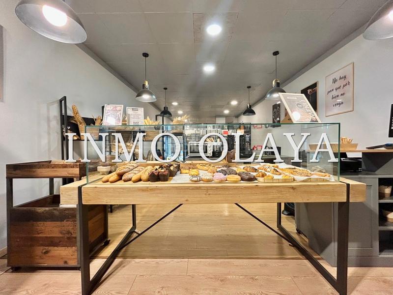 Foto 9c787b7d-b14f-4aea-9aa1-584c07d981e2. Transfer business premise with heating in La Nova Esquerra de l´Eixample Barcelona