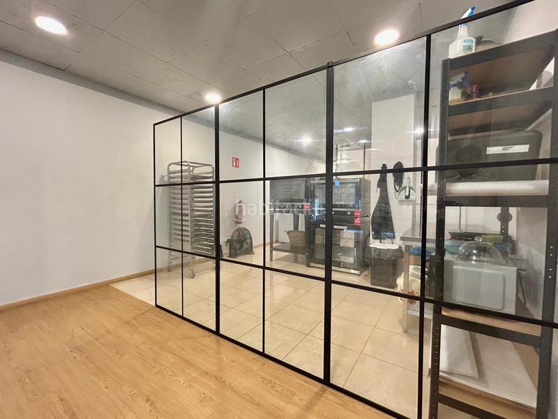 Foto 3a8121f4-9c38-48ac-894e-95eaf5c62081. Traspàs local comercial amb calefacció a La Nova Esquerra de l´Eixample Barcelona