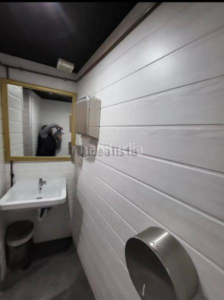 Foto 6bbc6855-874f-47ba-bce2-390602528f29. Trapasso locale commerciale con riscaldamento in Sants-Badal Barcelona