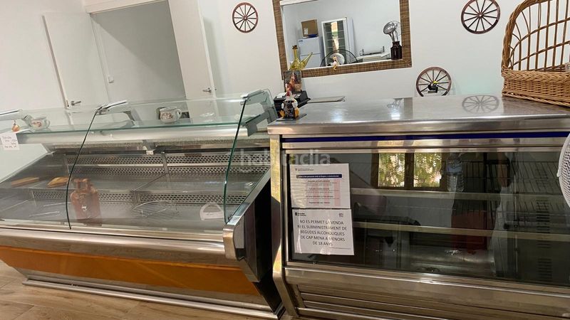 Foto 71d6e8b0-105f-48e7-9660-e7ed5cf575cd. Traspaso local comercial traspaso de rostiseria take away en Malgrat de Mar